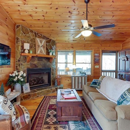 Blue Ridge Cozy Cabin In The Woods With Hot Tub! Екстериор снимка