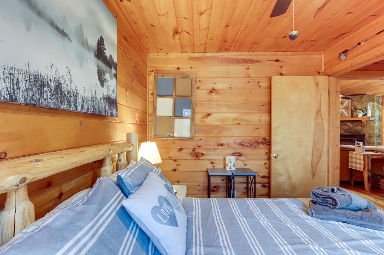 Blue Ridge Cozy Cabin In The Woods With Hot Tub! Екстериор снимка