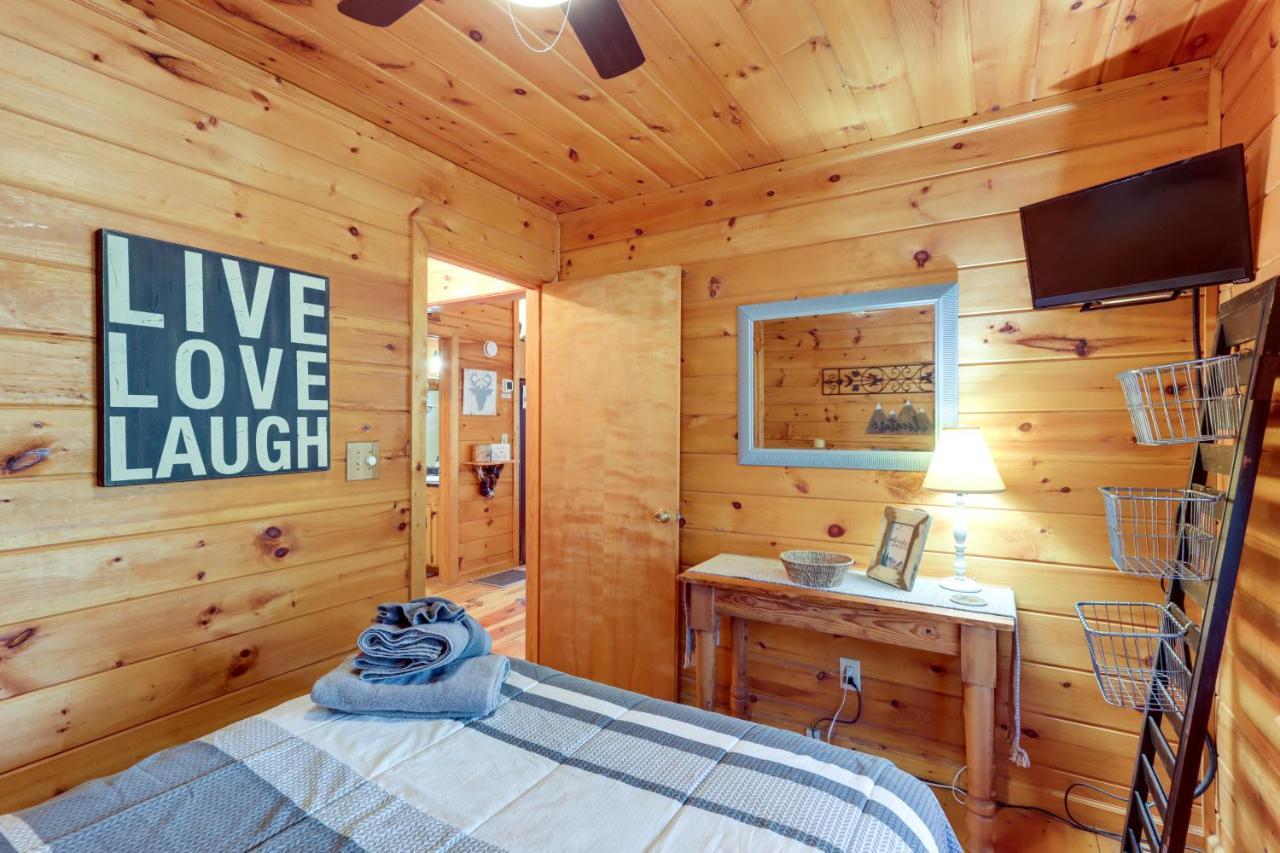 Blue Ridge Cozy Cabin In The Woods With Hot Tub! Екстериор снимка